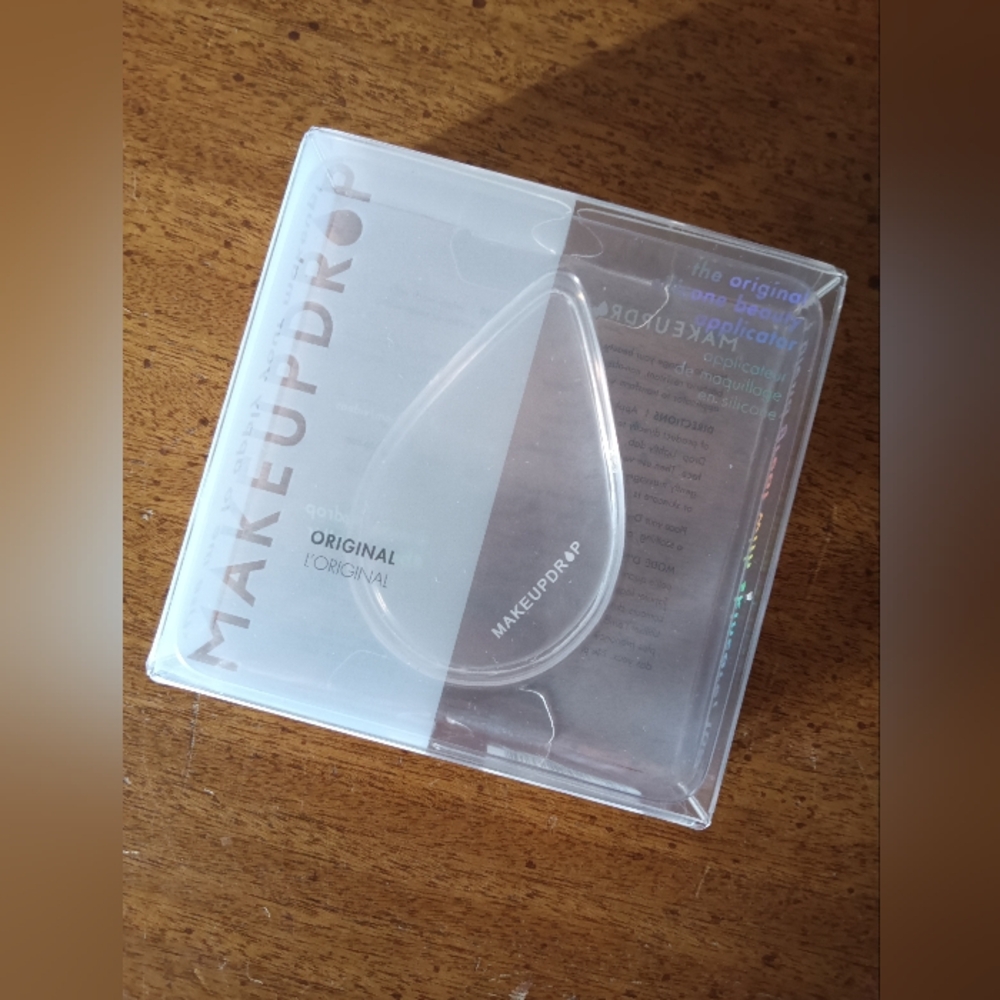 MAKEUPDROP beauty and skincare blender makeup